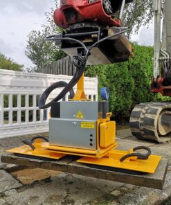 Vakuumløfter der løfter 2 fortovsfliser ad gangen